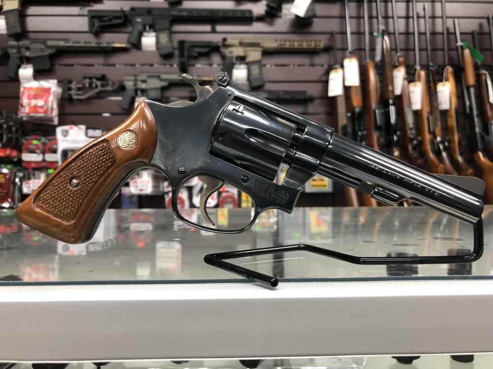 Smith & Wesson Model 34-1 .22 LR, 4” Barrel, Blued, Wood Grips, Excellent!-img-1