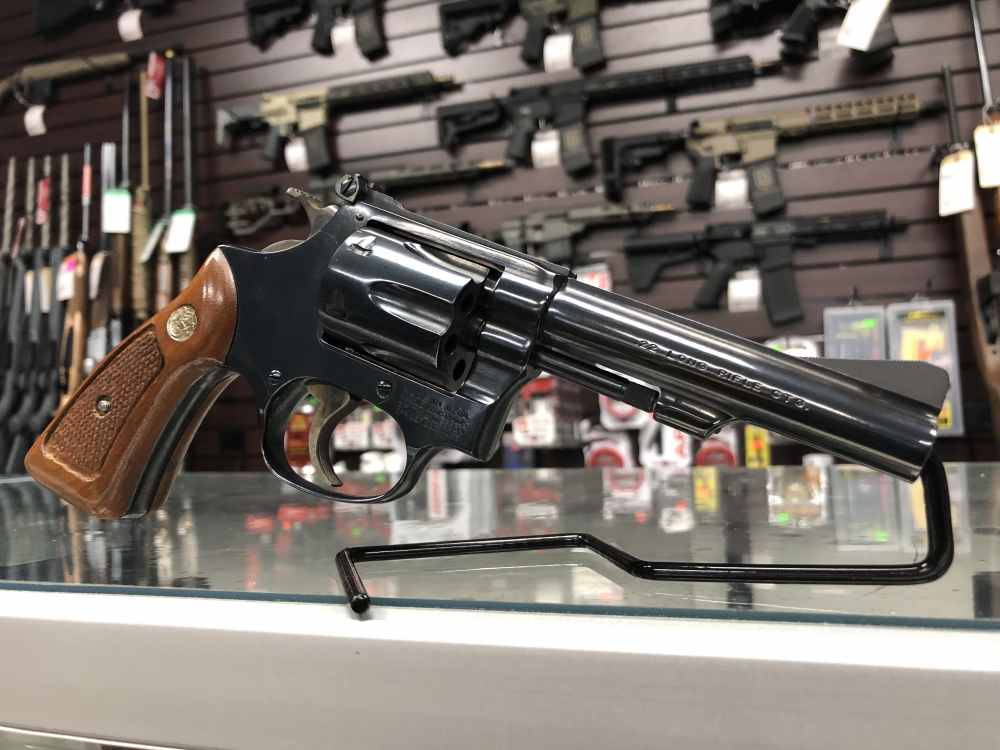 Smith & Wesson Model 34-1 .22 LR, 4” Barrel, Blued, Wood Grips, Excellent!-img-4