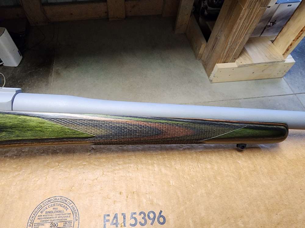 PICS! NEW RUGER M 77 HAWKEYE PREDATOR 22-250 REM 24" THREADED STAINLESS 24-img-10
