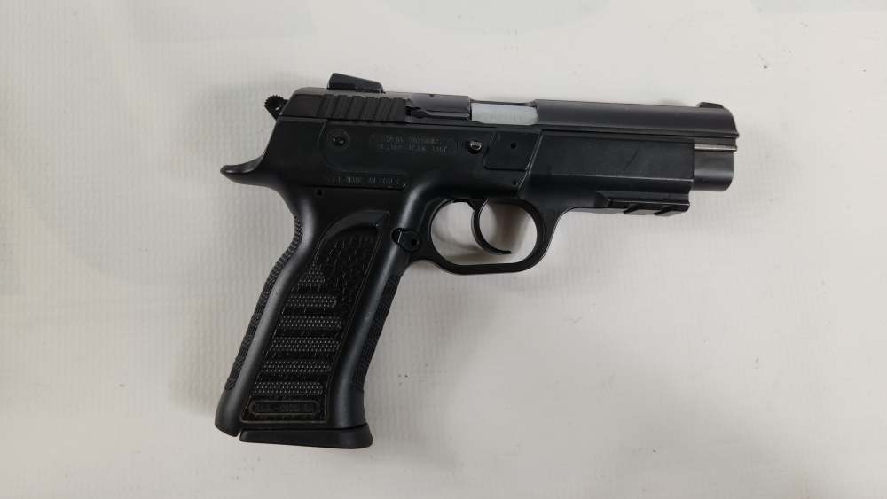 EAA Witness P-S DA/SA Polymer Frame w Four Mags-img-4