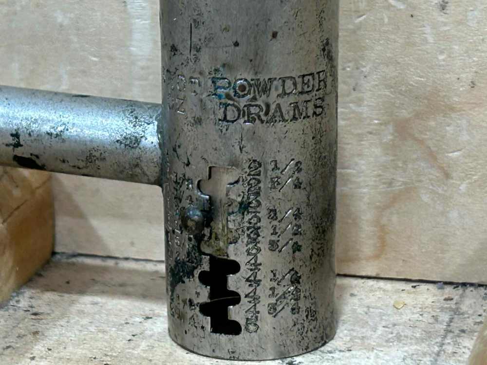 TWO ADJUSTABLE POWDER AND SHOT MEASURE DIPPERS MFG-img-2