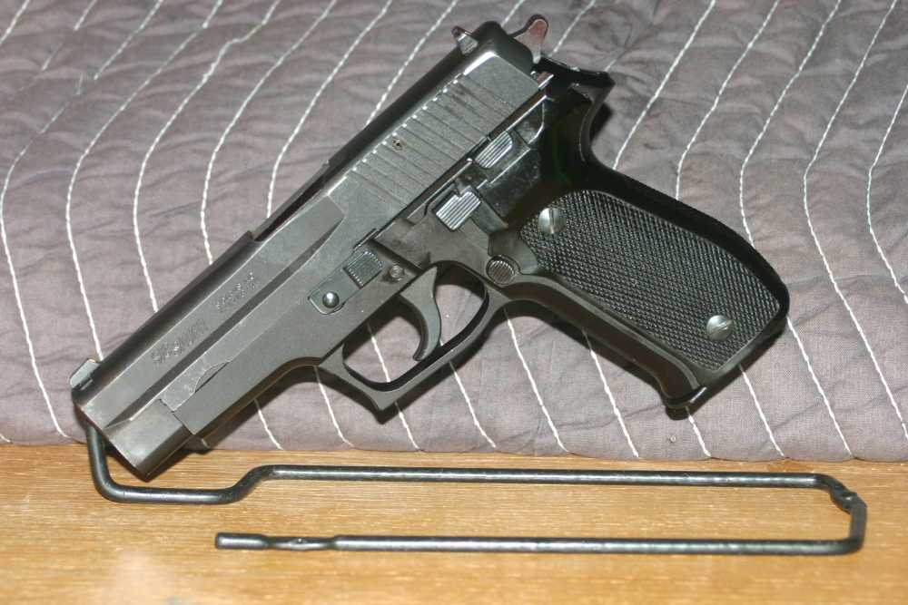Sig Sauer P226 with 2 Mags and original box  Good Condition-img-4
