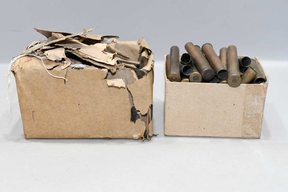 900 +/- PCS 450 Black Powder Express 3 1/4" BPE Mostly Primed Brass Eley-img-9