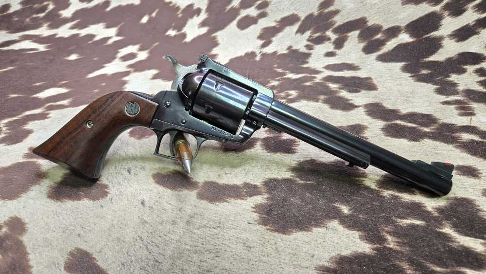 RUGER NEW MODEL SUPER BLACKHAWK 44MAG 6 SHOT COWBOY REVOLVER MAKE OFFER -img-0