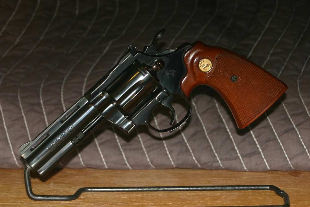 Colt Diamondback .22 LR   LNIB   Excellent Condition-img-3