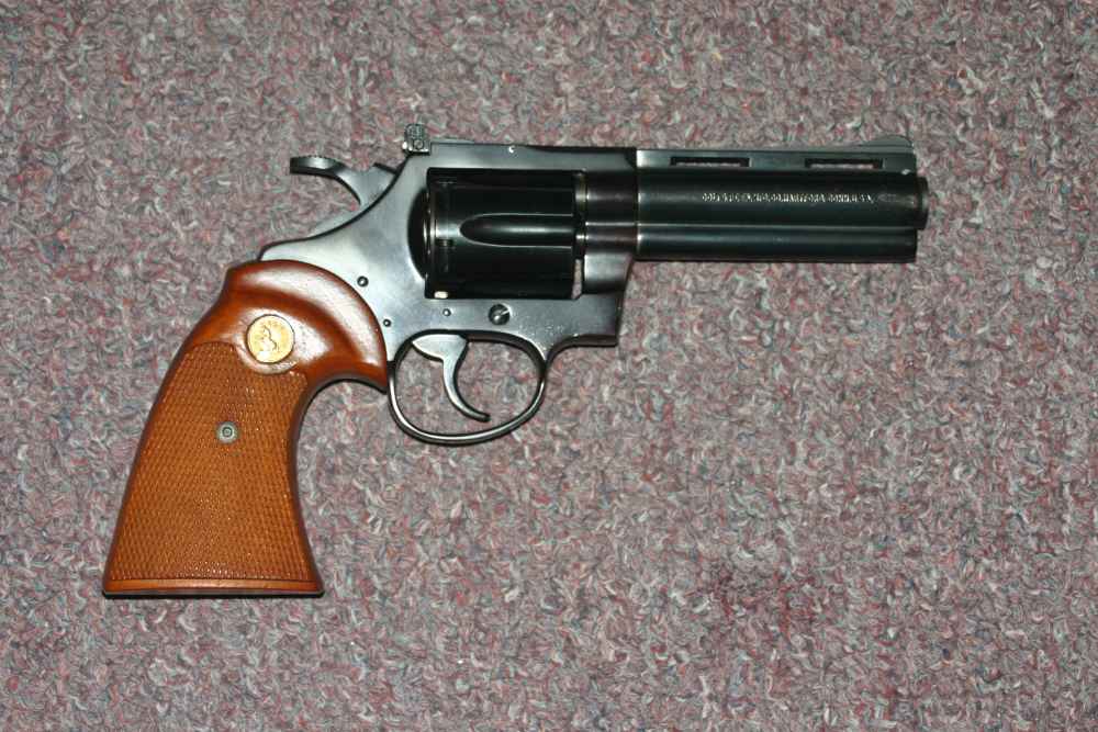 Colt Diamondback .22 LR   LNIB   Excellent Condition-img-2
