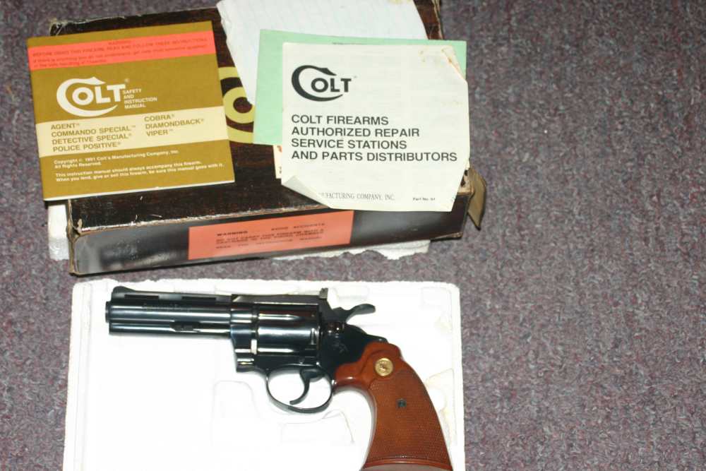 Colt Diamondback .22 LR   LNIB   Excellent Condition-img-8