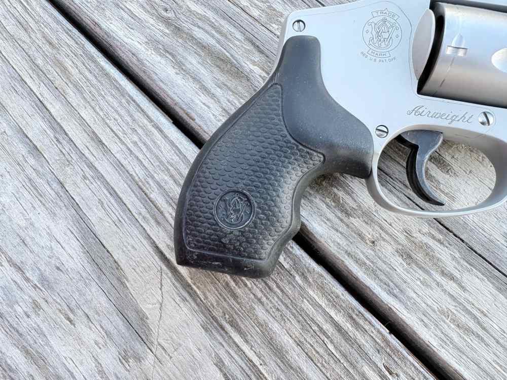 Smith & Wesson 642-2 Airweight Revolver .38 S&W Spl.+ P-img-1