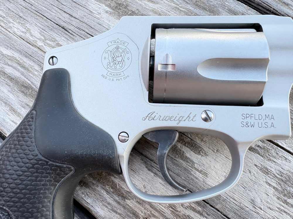 Smith & Wesson 642-2 Airweight Revolver .38 S&W Spl.+ P-img-3