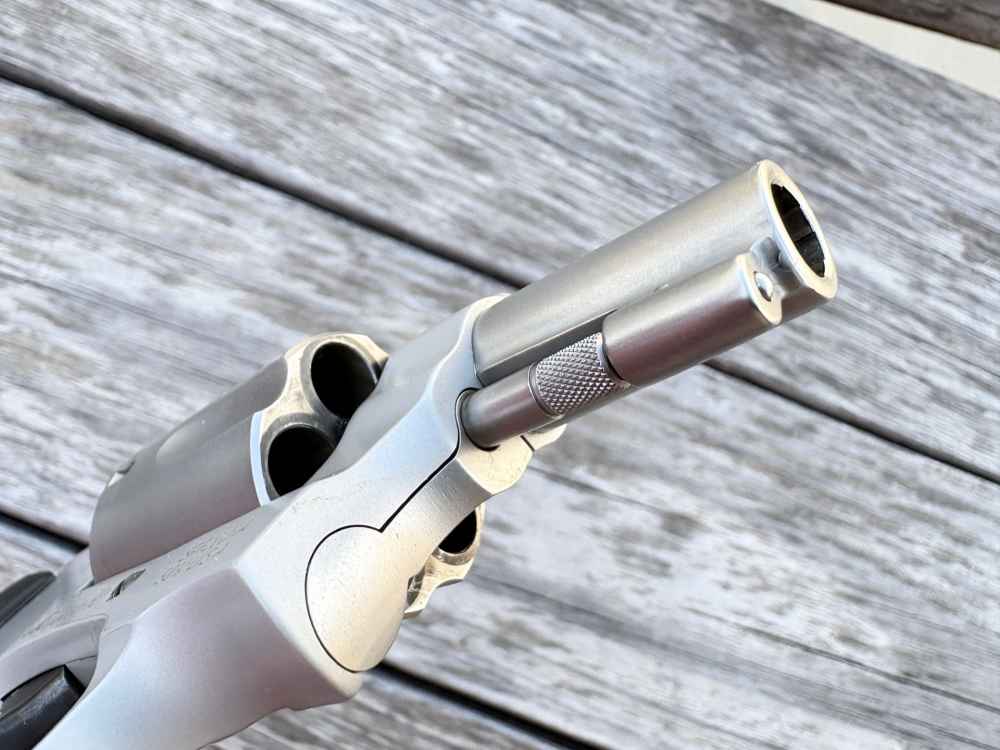 Smith & Wesson 642-2 Airweight Revolver .38 S&W Spl.+ P-img-19