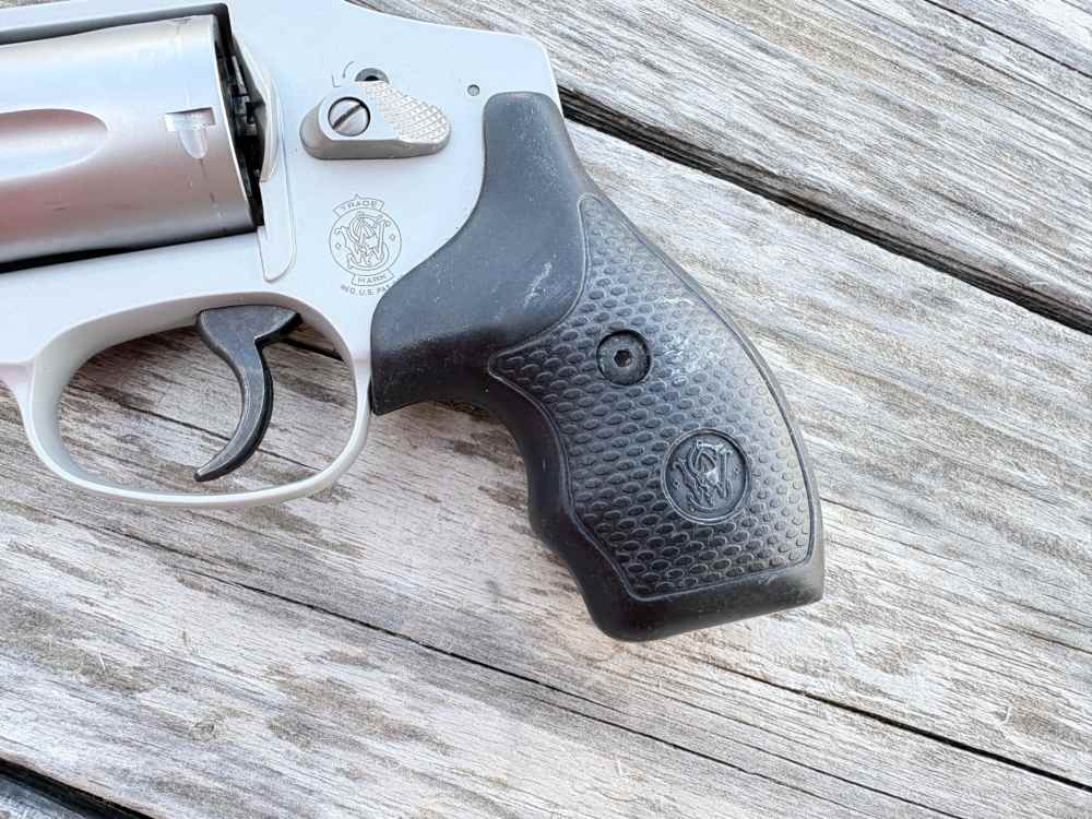 Smith & Wesson 642-2 Airweight Revolver .38 S&W Spl.+ P-img-15