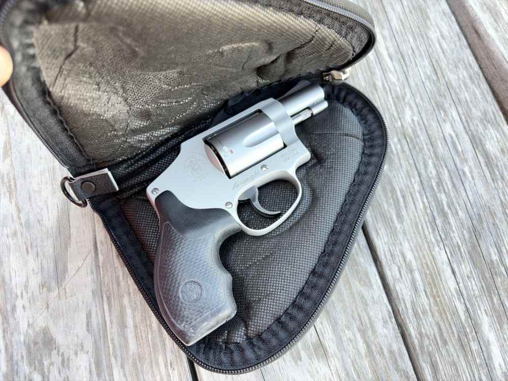 Smith & Wesson 642-2 Airweight Revolver .38 S&W Spl.+ P-img-20
