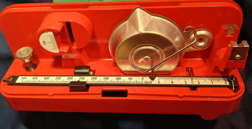 Ohaus 505 Precision Reloading Scale Red Used-img-1