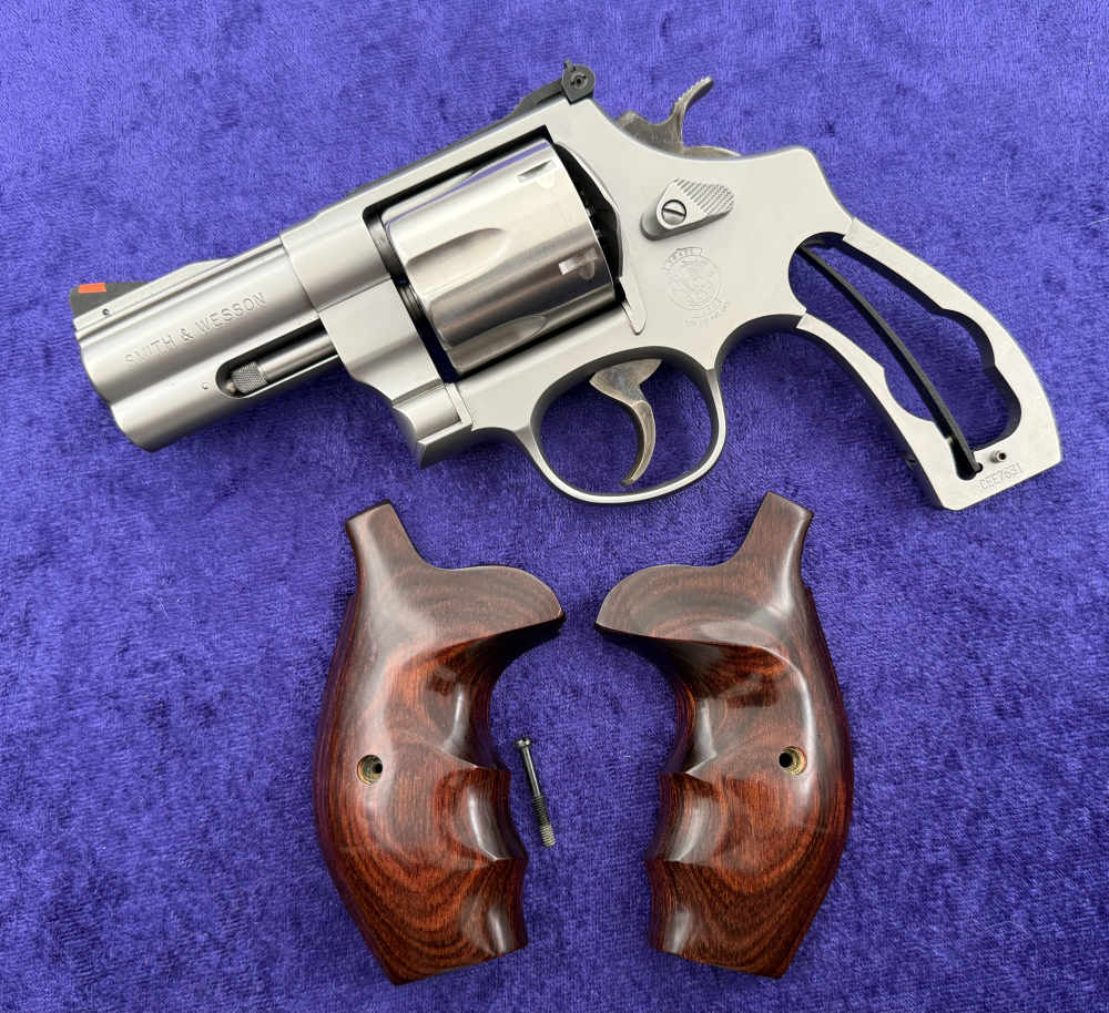 S&W 625-7 Lew Horton .45 Colt 3" Full Lug Stainless 1 of 40 Boxed Lettered-img-23