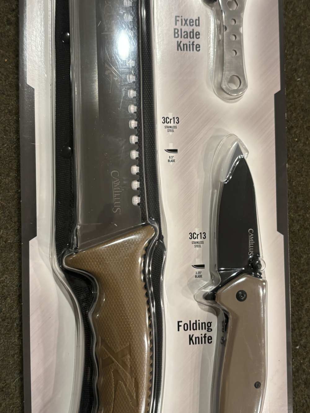 New Old Stock - Camillus 3-Piece Adventure Pack - Machete and Knives-img-2