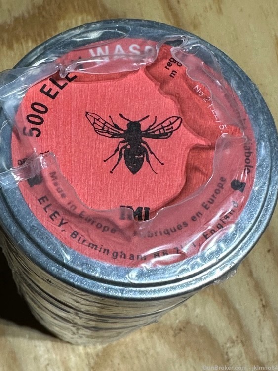 2500 Eley Wasp No. 2 .22 caliber 5.6mm rifle and pistol pellets - red tin-img-0
