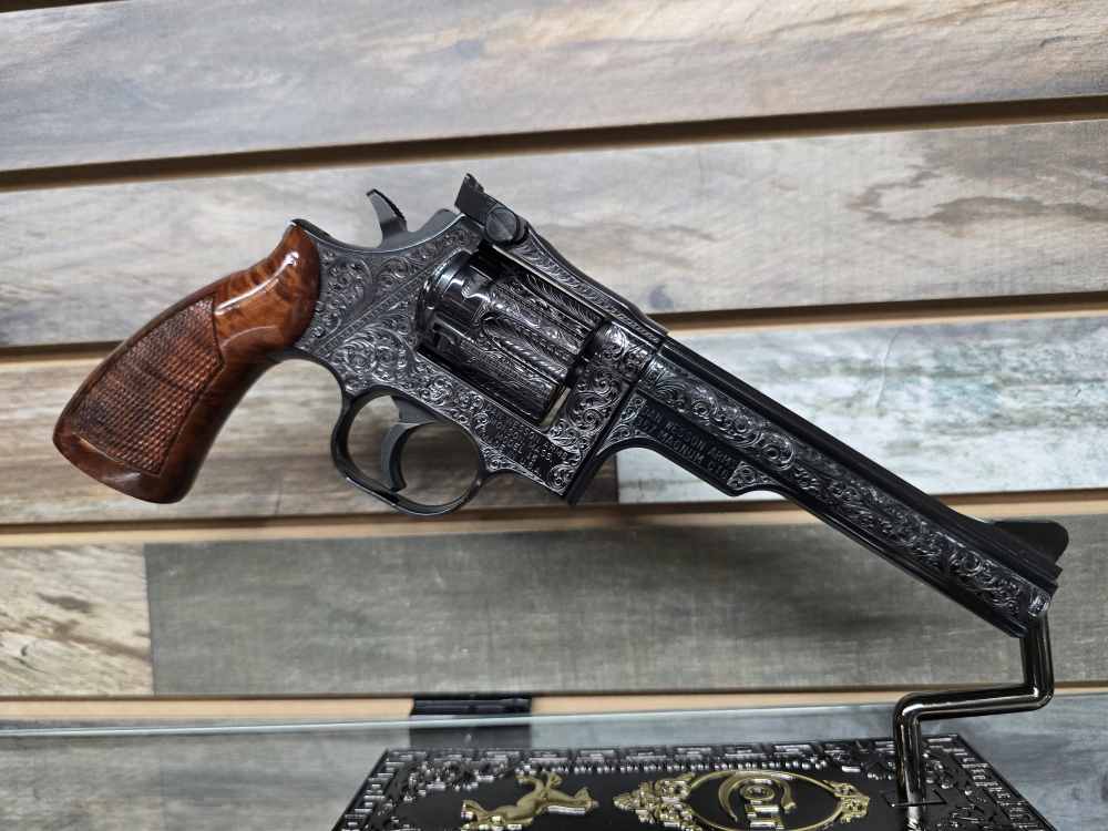 Dan Wesson Model 15 .357 Magnum | Heavy Factory Engraved | Extremely Rare -img-10