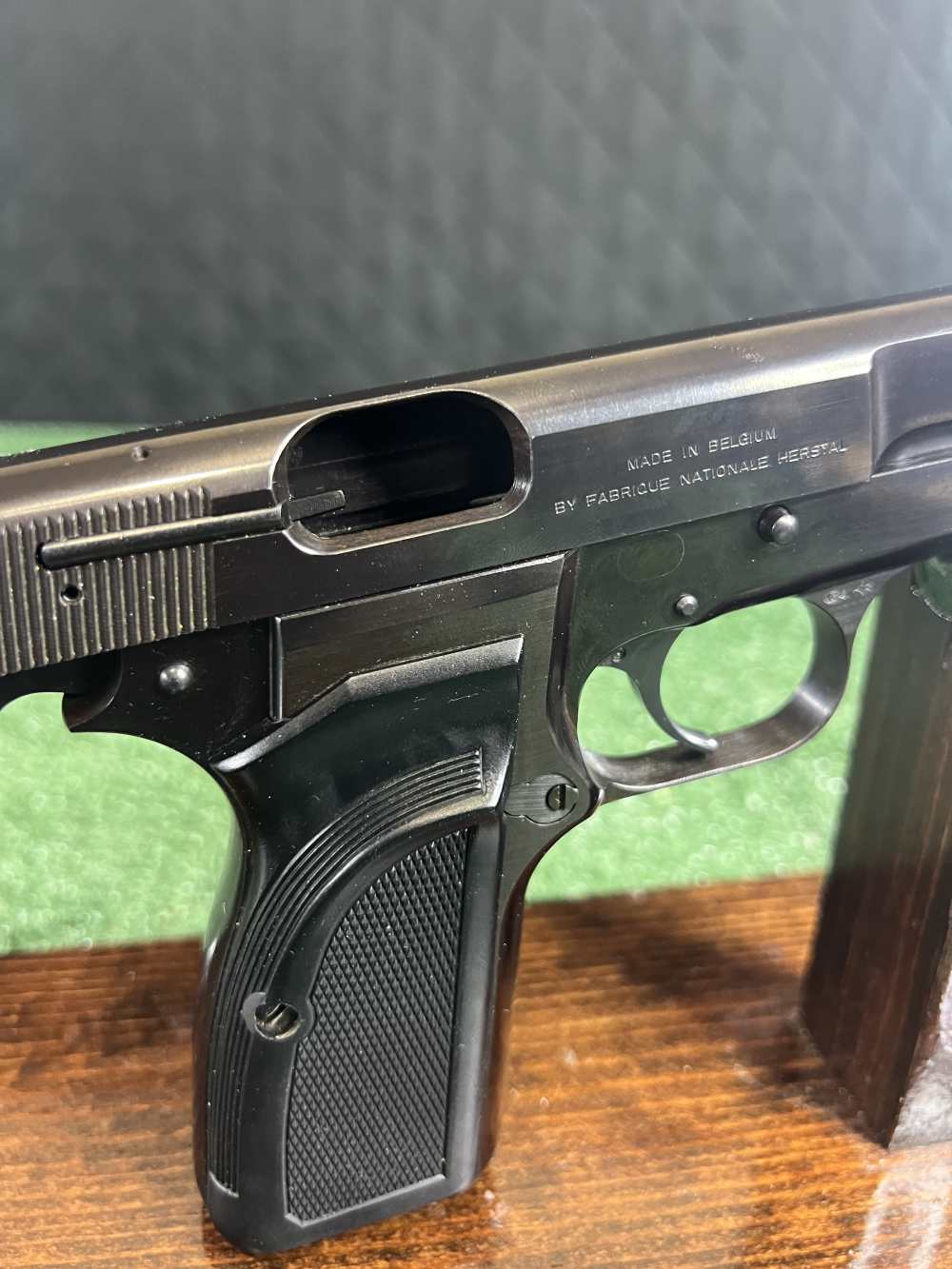 Browning high power 9 mm Belgium made two magazines, booklet and original c-img-10