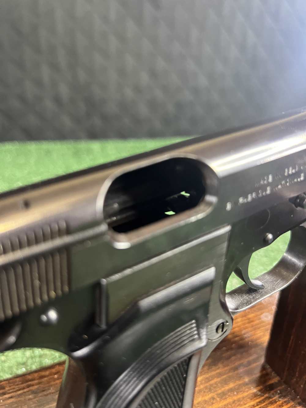 Browning high power 9 mm Belgium made two magazines, booklet and original c-img-11