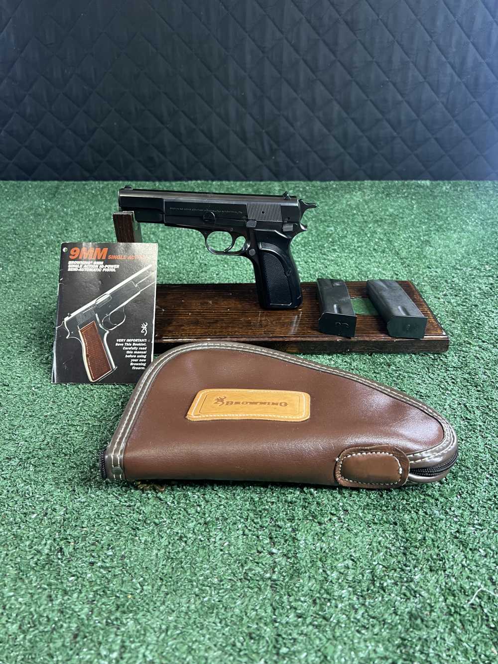 Browning high power 9 mm Belgium made two magazines, booklet and original c-img-0