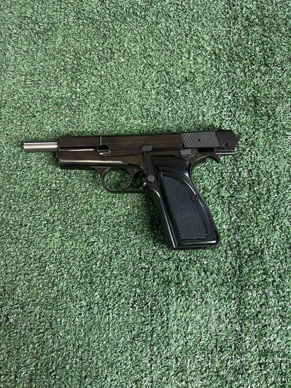 Browning high power 9 mm Belgium made two magazines, booklet and original c-img-30