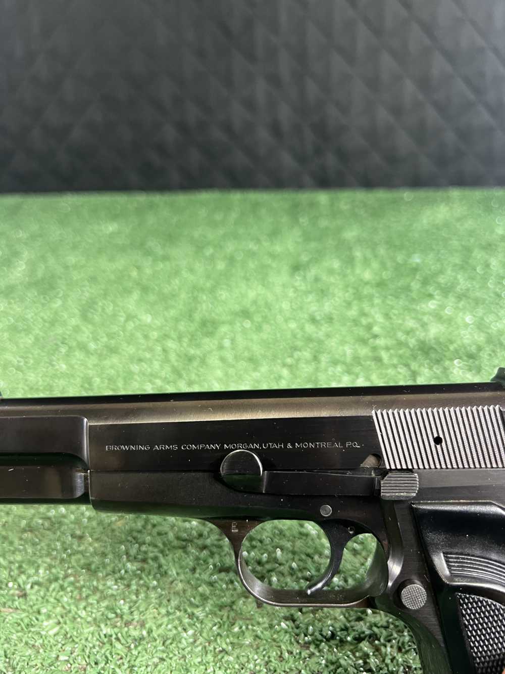 Browning high power 9 mm Belgium made two magazines, booklet and original c-img-27