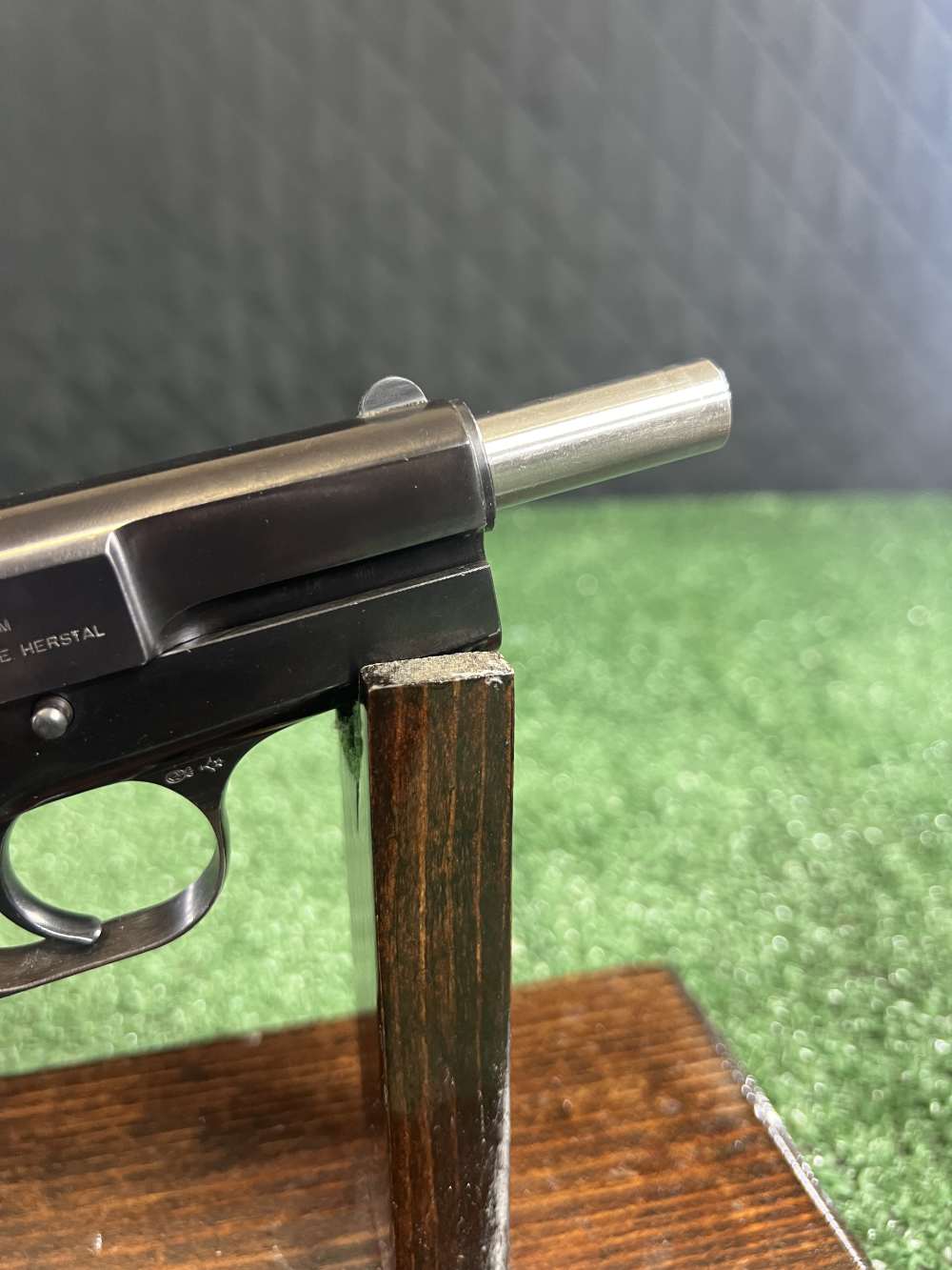 Browning high power 9 mm Belgium made two magazines, booklet and original c-img-9