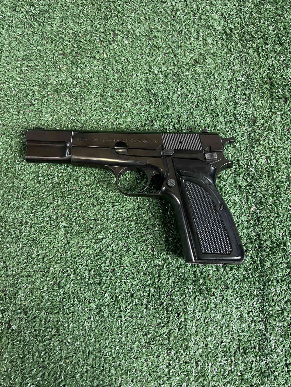 Browning high power 9 mm Belgium made two magazines, booklet and original c-img-32