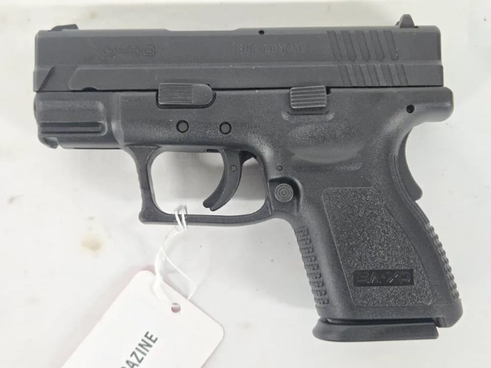 Springfield XD40 .40 S&W Sub Compact Semi-Auto Pistol w/9rd Magaz-img-0