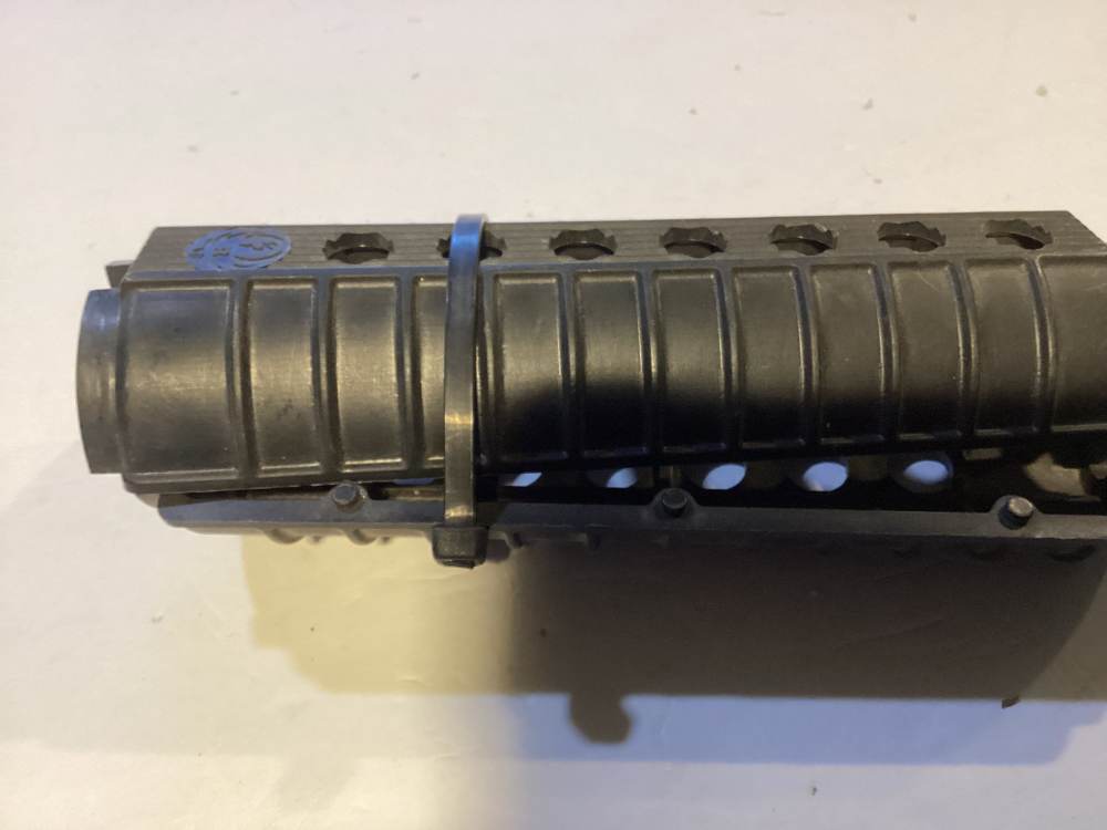 Ruger AR style Front Handguard set Preowned -img-3