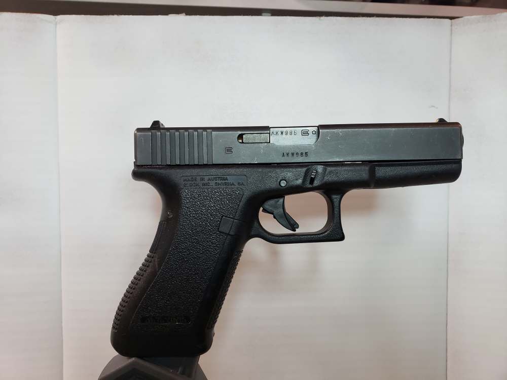 police Trade-in Glock 17 Gen 2 9MM PISTOL-img-2