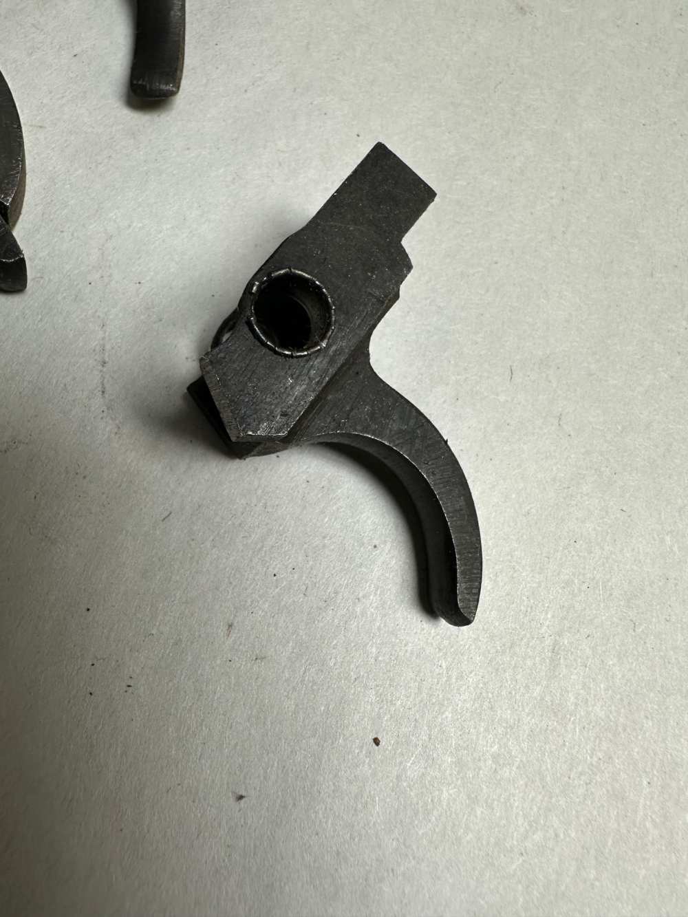 LOT OF 64 AK47 DAMAGED TRIGGERS SOLD "AS IS" FOR THAT PROJECT.-img-1