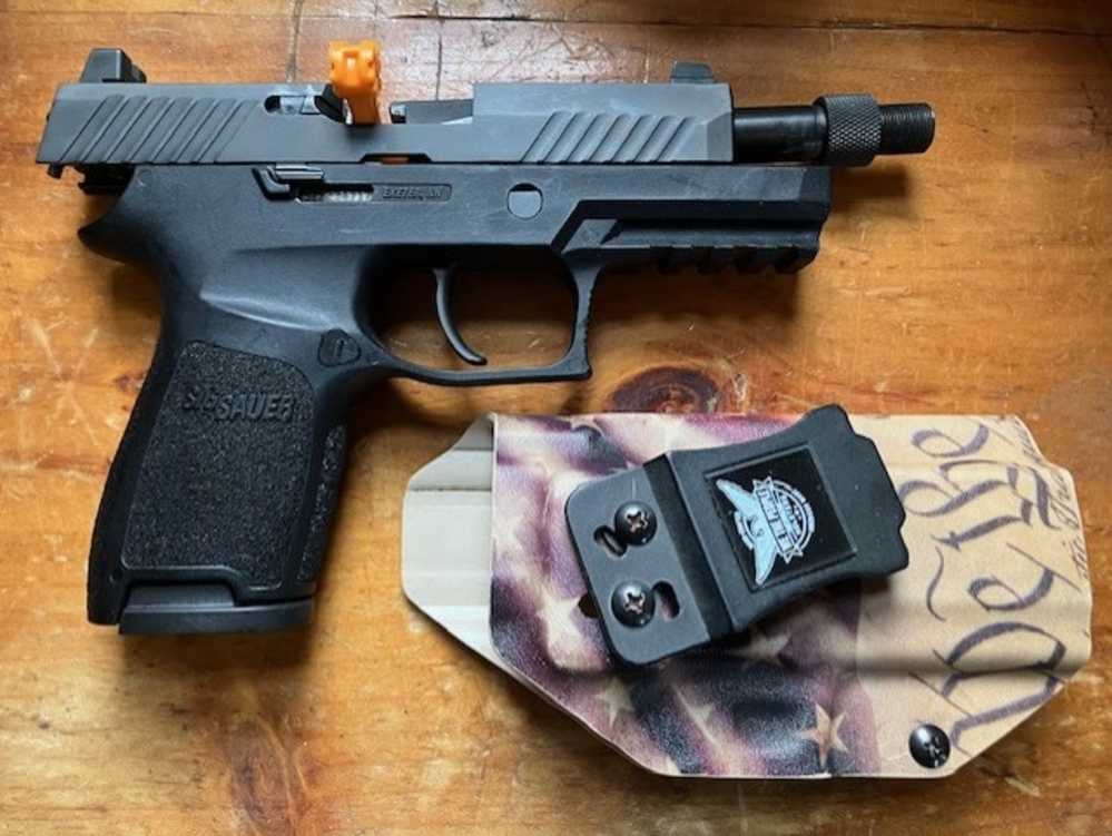 Sig Sauer P320 Compact Tactical Bundle-img-3