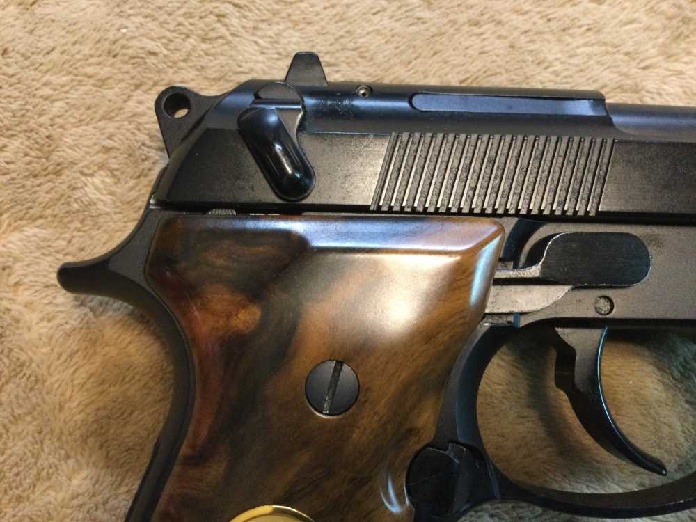 BERETTA 92FS SEMI-AUTO PISTOL in 9mm Cal. W/ACC.-img-11