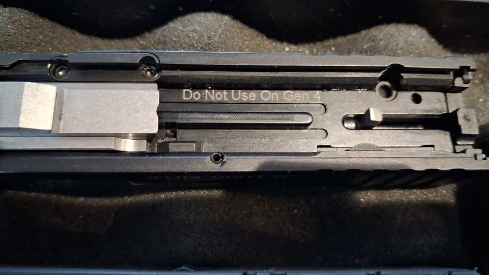 ADVANTAGE ARMS GLOCK CONVERSION KIT LE 17/22 22LR PISTOL SLIDE WITH 4 MAGS-img-4