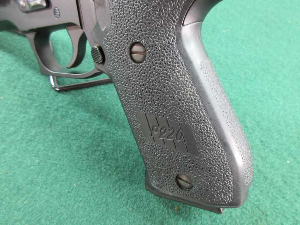 Sig Sauer P220 Pistol .45 Auto; 4.5" brl-img-3