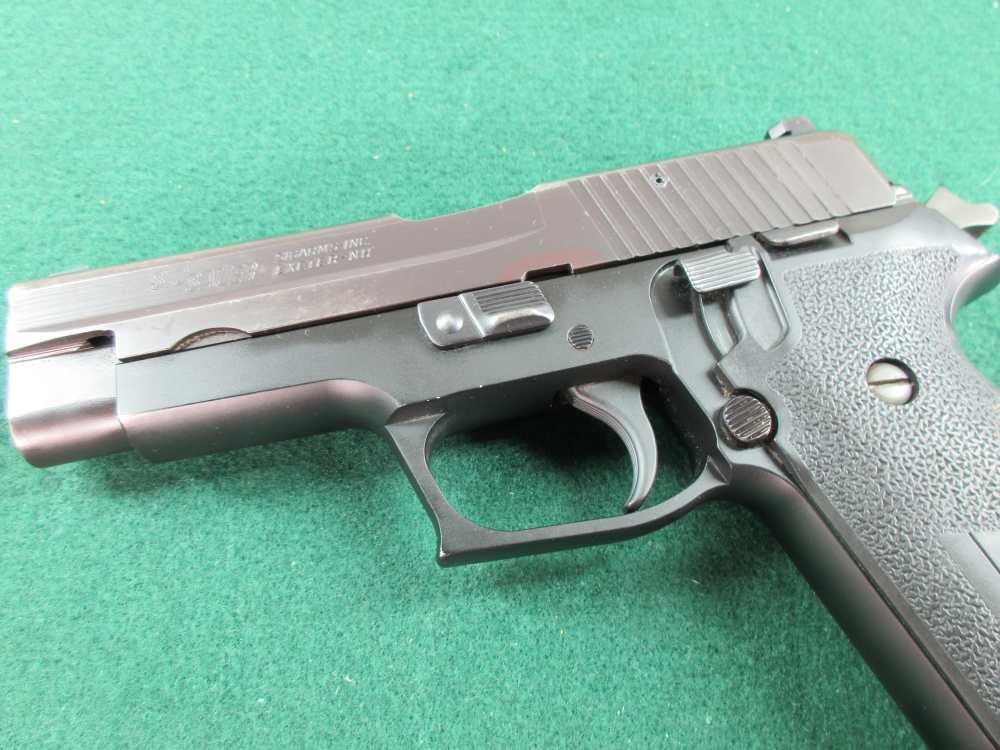 Sig Sauer P220 Pistol .45 Auto; 4.5" brl-img-11