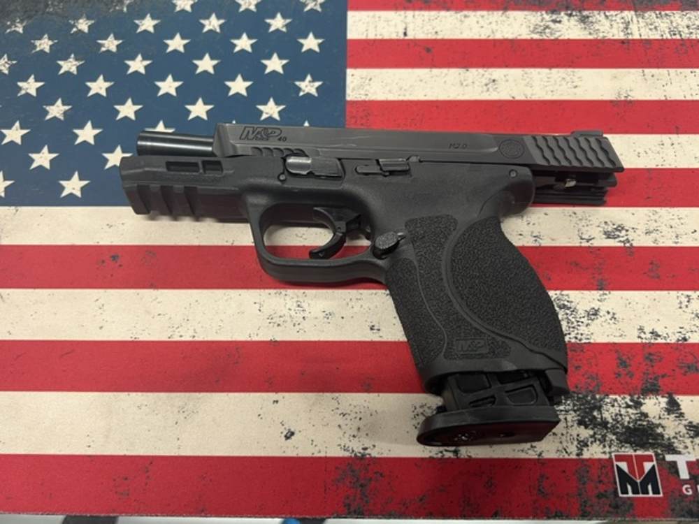 S&W M&P .40 M2.0-img-1