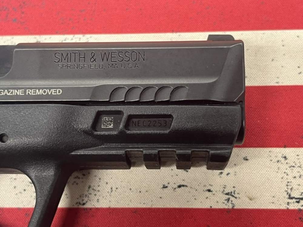 S&W M&P .40 M2.0-img-4