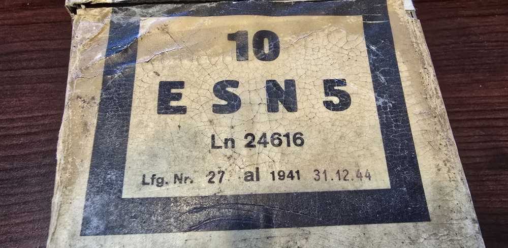 Orginal box of 10 luftwaffe E.S.N..dated 1941-img-1
