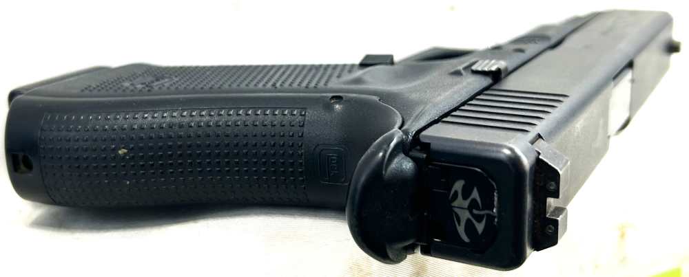 Glock Model 22 Gen 4 Semi-Automatic 40S&W Pistol – USED-img-3