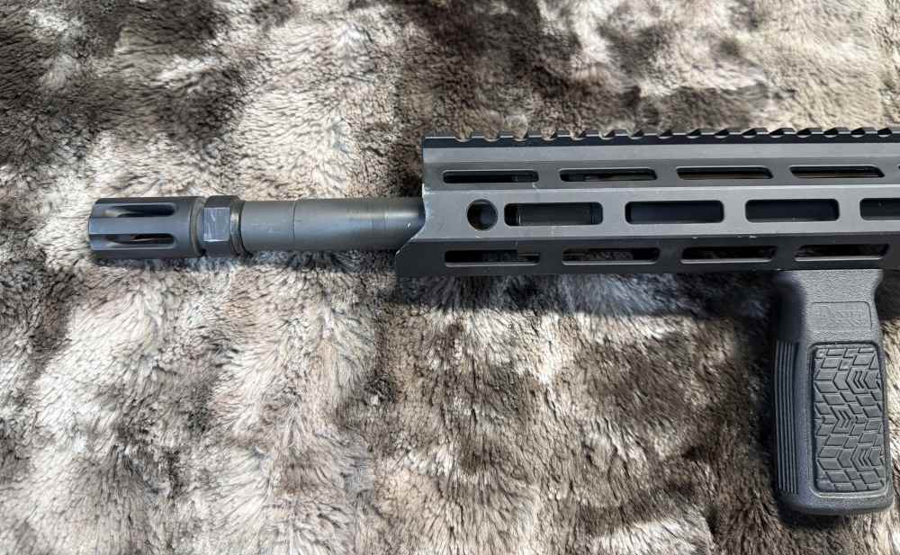 Daniel Defense DDM4 V7 Pro 5.56 – SD-3G – Case – Used-img-9