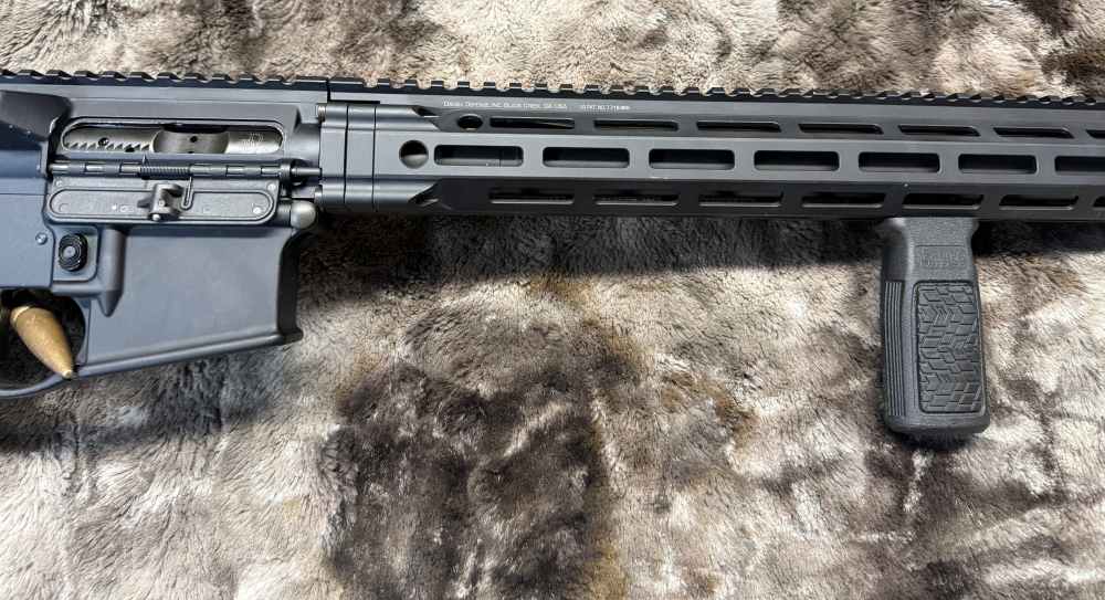 Daniel Defense DDM4 V7 Pro 5.56 – SD-3G – Case – Used-img-3