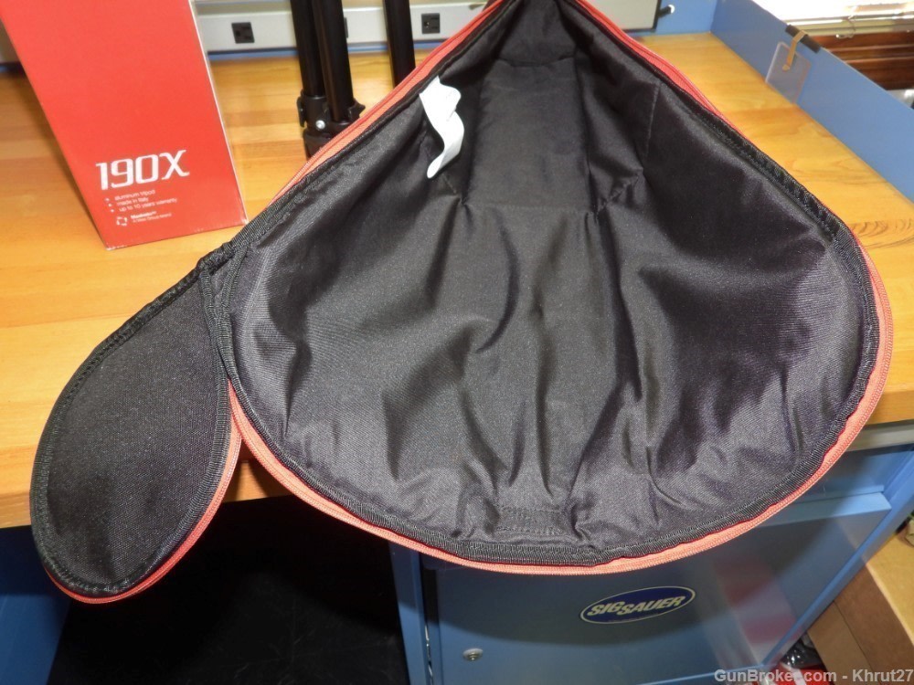Monfrotto Model 190X Tripod, with a 391RC2 mounting head-img-5