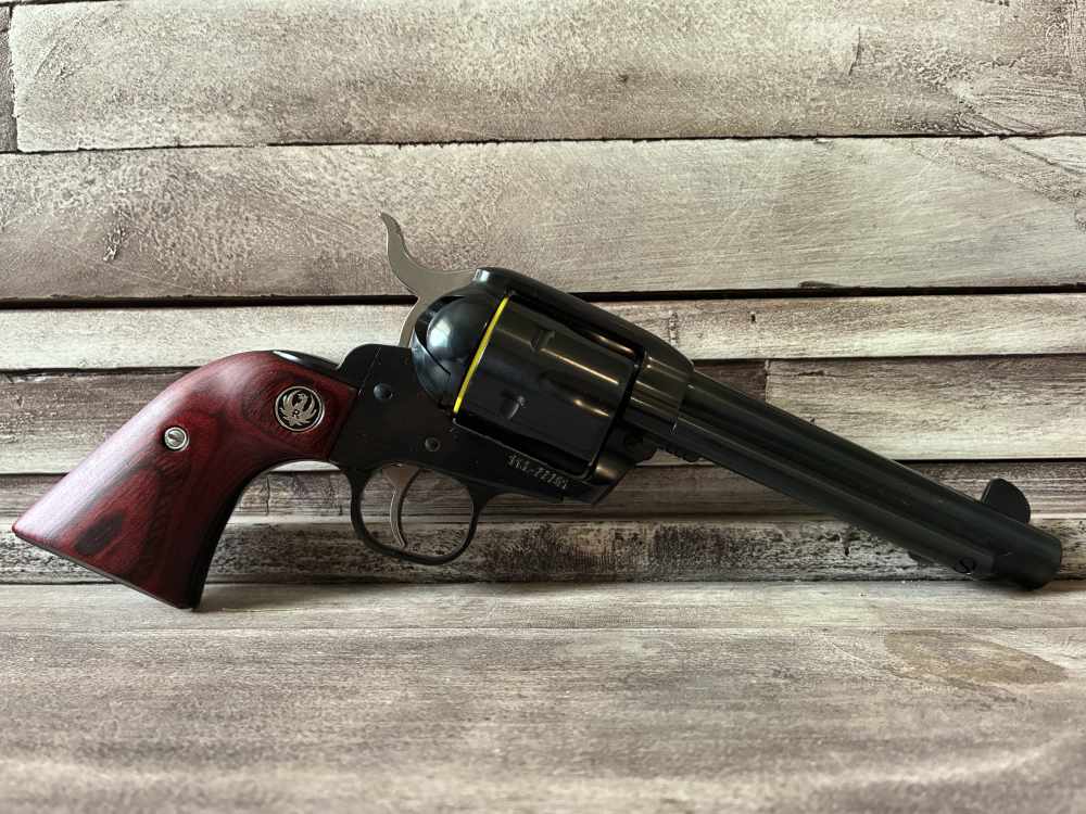 NIB RUGER NEW VAQUERO 45 COLT 5.5" 6-RD REVOLVER IN STOCK READY TO SHIP-img-3