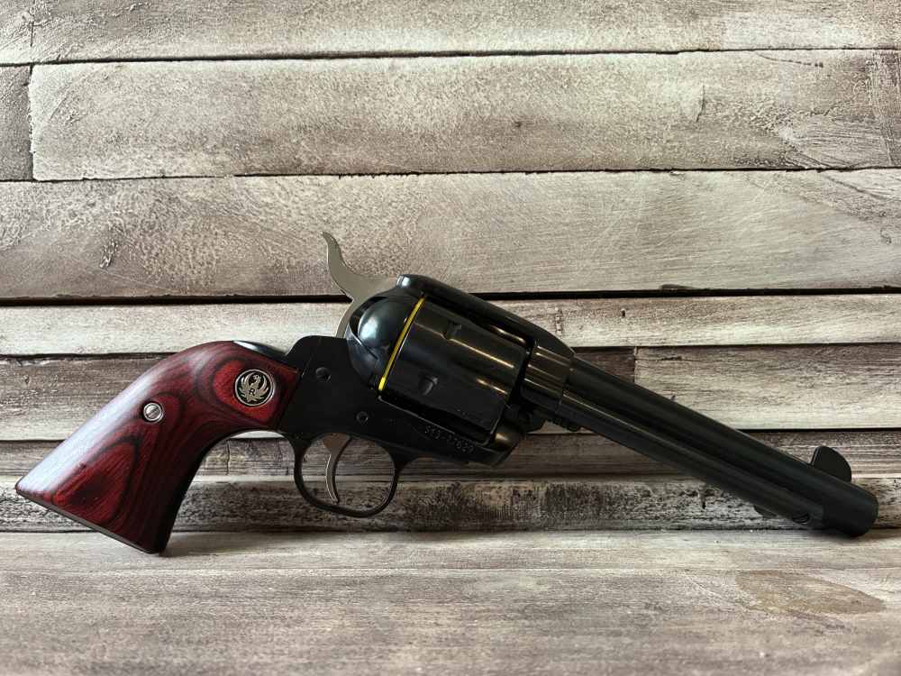 NIB RUGER NEW VAQUERO 45 COLT 5.5" 6-RD REVOLVER IN STOCK READY TO SHIP-img-3