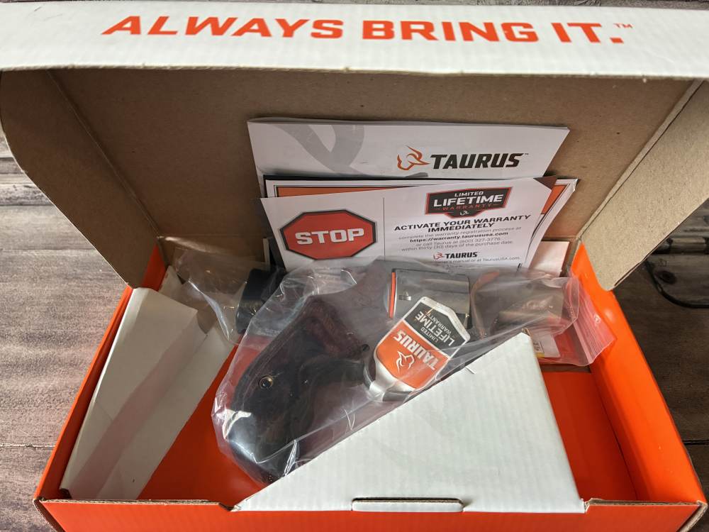 NIB Taurus TAURUS 856 38SPL 2" FS 6-SH STAINLESS WALNUT IN STOCK-img-1