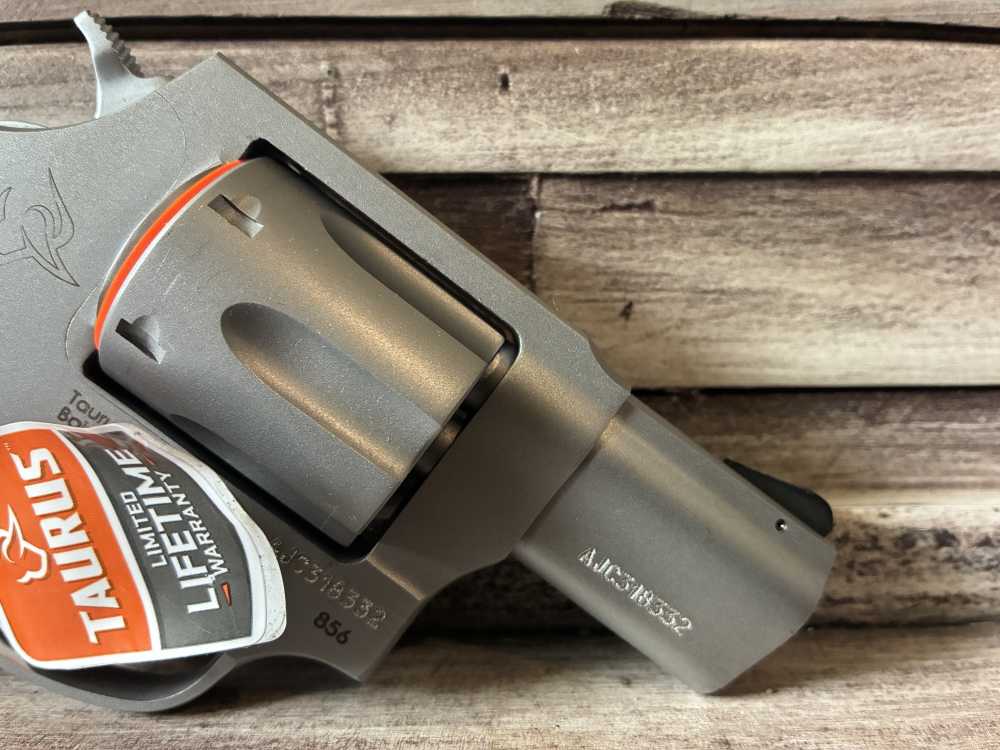 NIB Taurus TAURUS 856 38SPL 2" FS 6-SH STAINLESS WALNUT IN STOCK-img-4