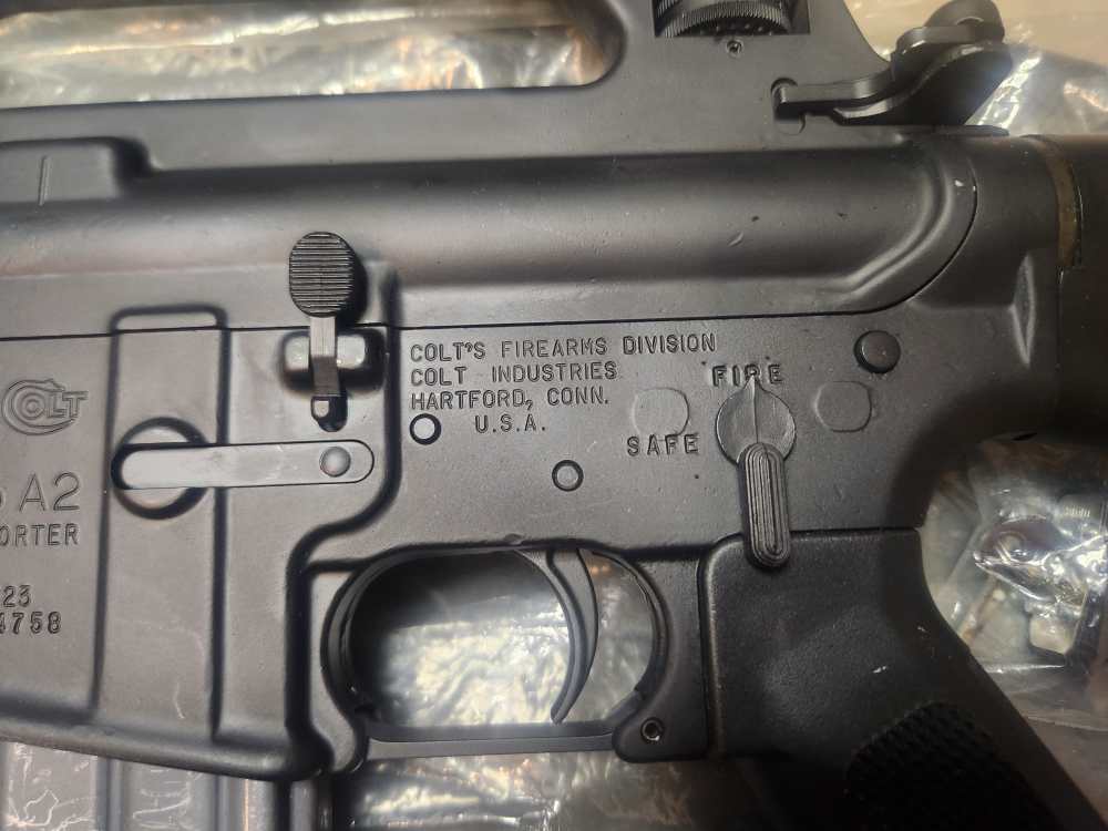 Colt Ar-15 A2 Hbar Sporter like New with hard case, manual-img-11