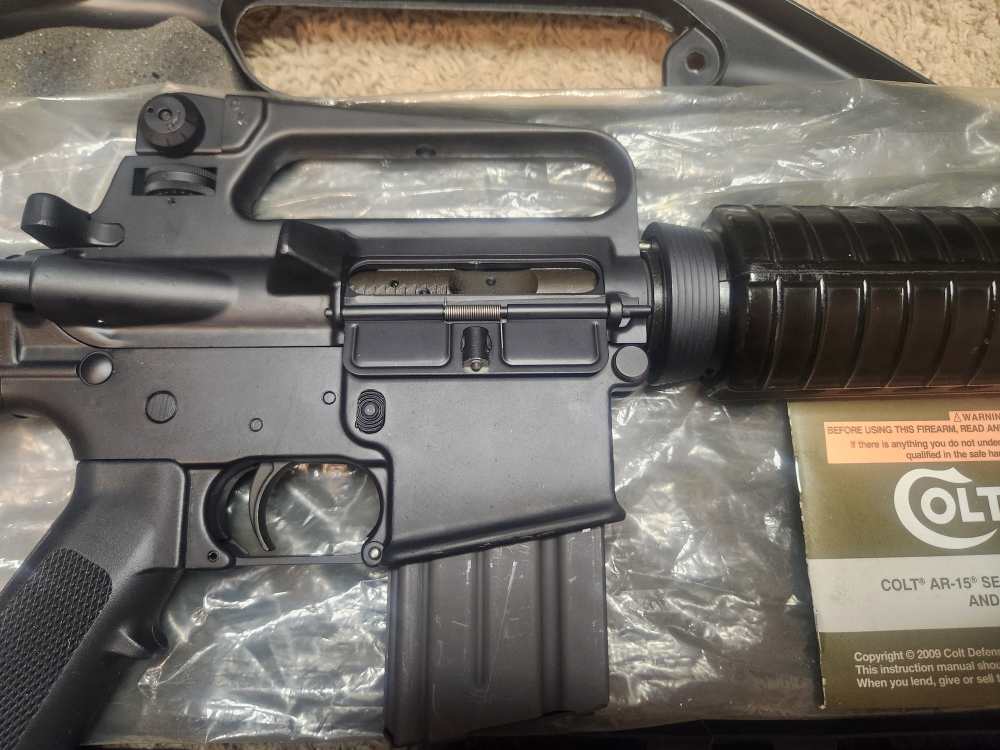 Colt Ar-15 A2 Hbar Sporter like New with hard case, manual-img-4